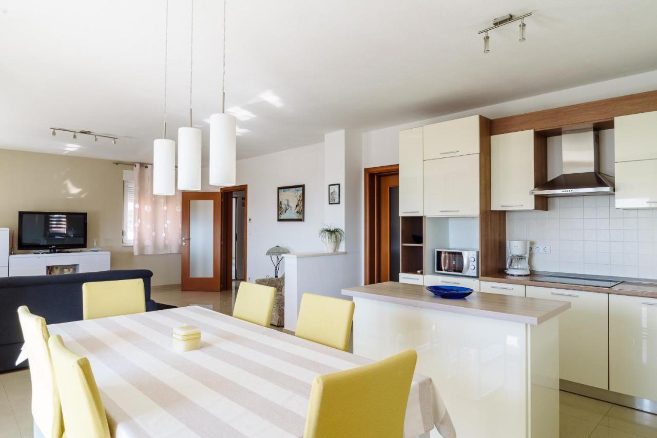 Apartman Niko Kaštela Esterno foto