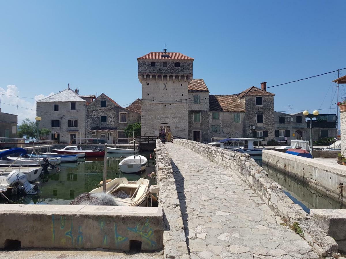 Apartman Niko Kaštela Esterno foto