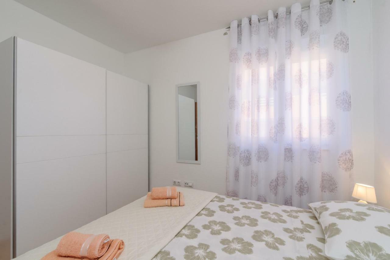 Apartman Niko Kaštela Esterno foto