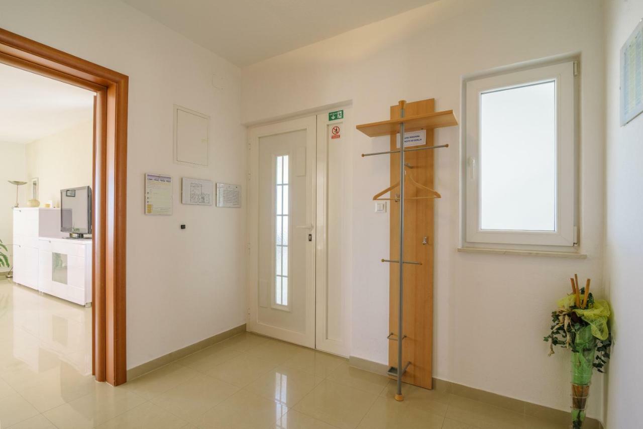 Apartman Niko Kaštela Esterno foto