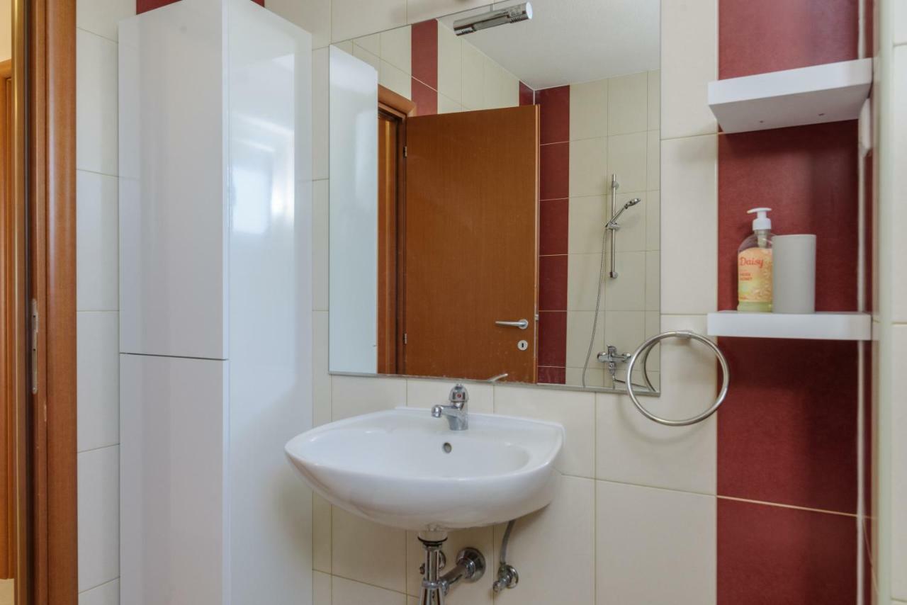Apartman Niko Kaštela Esterno foto