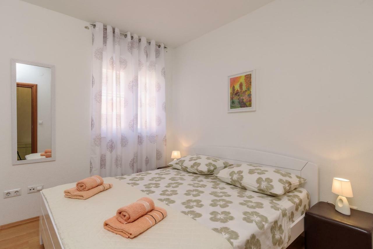 Apartman Niko Kaštela Esterno foto
